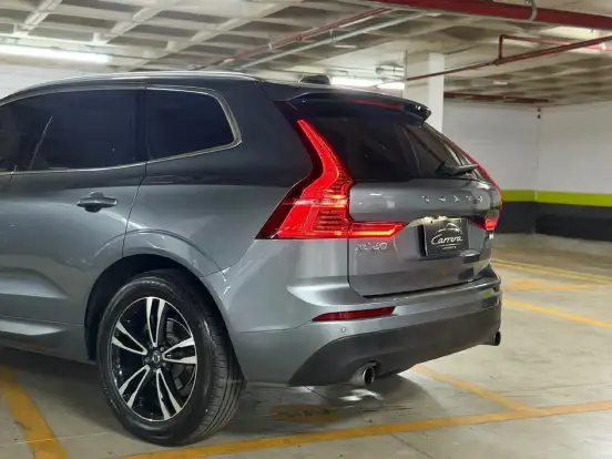 VOLVO-XC60-2017