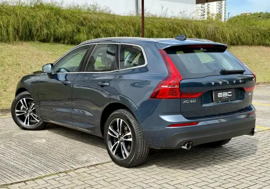 VOLVO-XC60-2017