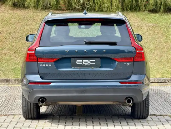 VOLVO-XC60-2017
