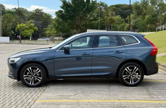 VOLVO-XC60-2017