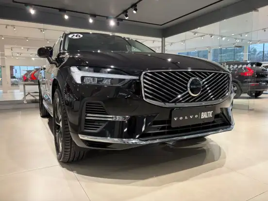 VOLVO-XC60-2025