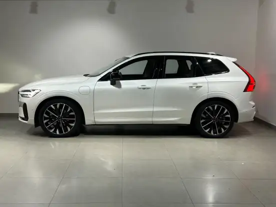 VOLVO-XC60-2.0 T8 PHEV ULTRA DARK AWD GEARTRONIC VOLVO-XC60-2025
