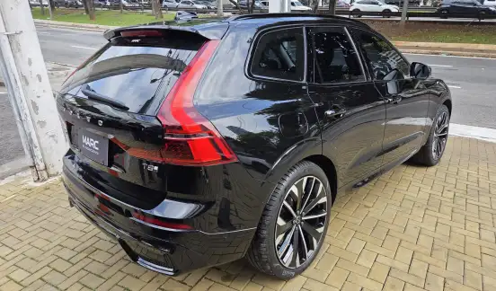 VOLVO-XC60-2025