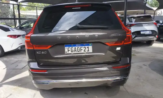 VOLVO-XC60-2023