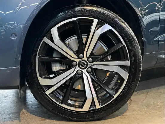 VOLVO-XC60-2022