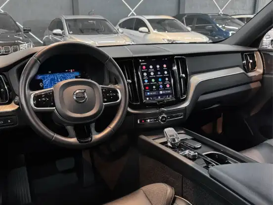 VOLVO-XC60-2022