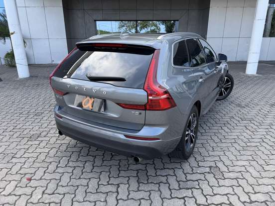 VOLVO-XC60-2.0 T5 GASOLINA MOMENTUM AWD GEARTRONIC VOLVO-XC60-2018