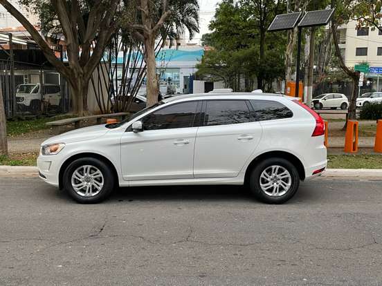 VOLVO-XC60-2016