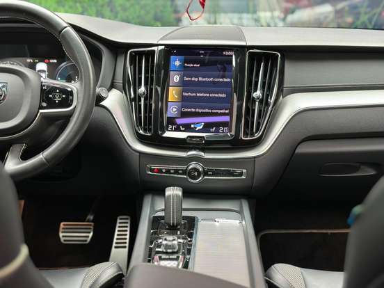 VOLVO-XC60-2021
