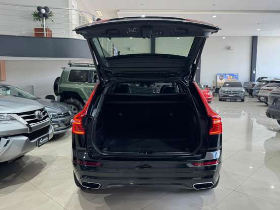 VOLVO-XC60-2019