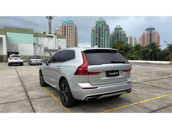 VOLVO-XC60-2018