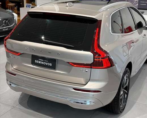VOLVO-XC60-2025