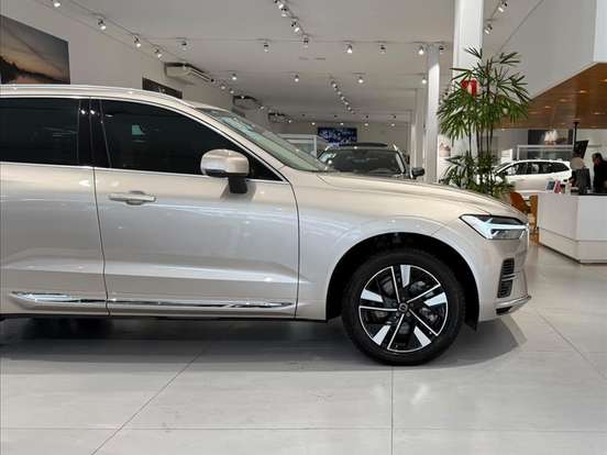 VOLVO-XC60-2.0 T8 PHEV PLUS AWD GEARTRONIC VOLVO-XC60-2025