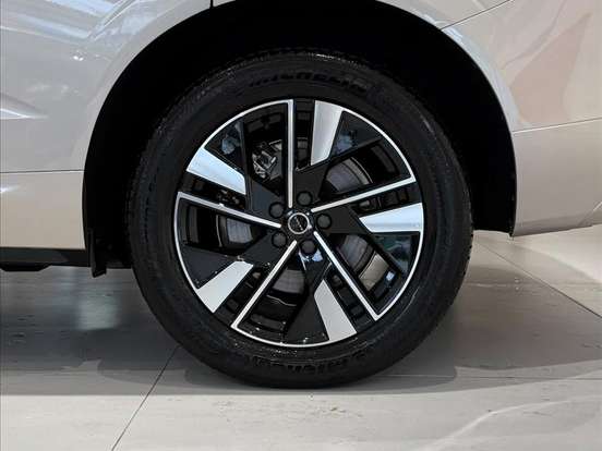 VOLVO-XC60-2.0 T8 PHEV PLUS AWD GEARTRONIC VOLVO-XC60-2025
