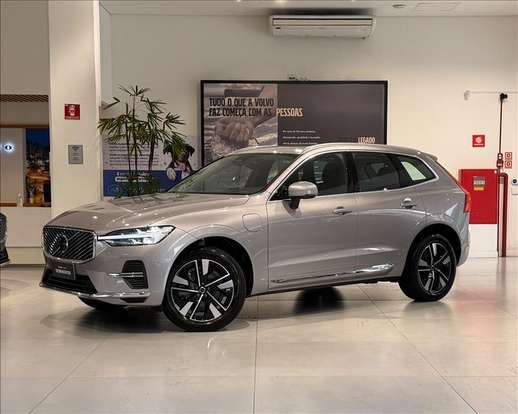 VOLVO-XC60-2025