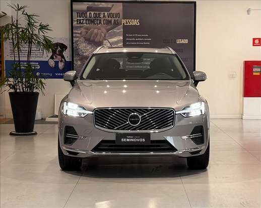 VOLVO-XC60-2025