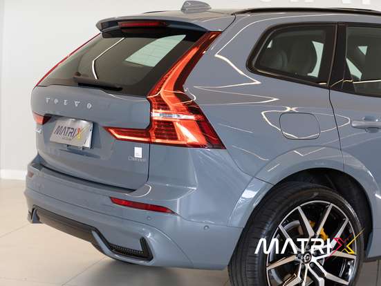 VOLVO-XC60-2023