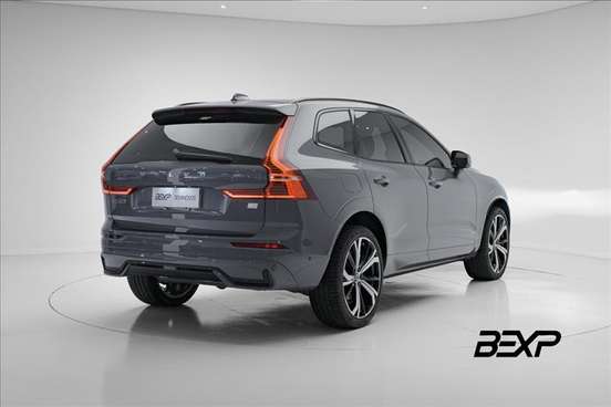 VOLVO-XC60-2024