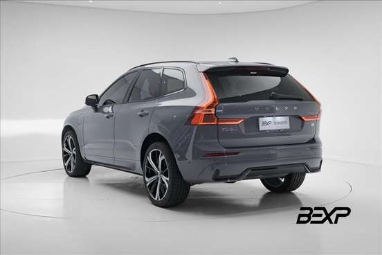VOLVO-XC60-2024