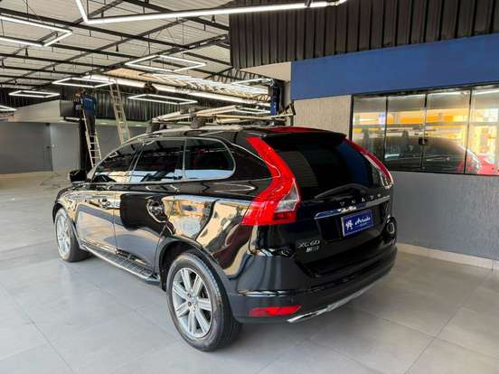 VOLVO-XC60-2.4 D5 KINETIC DIESEL AWD 4P AUTOMÁTICO VOLVO-XC60-2016