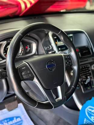 VOLVO-XC60-2016