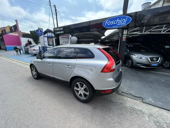 VOLVO-XC60-2011