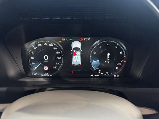 VOLVO-XC90-2.0 MOMENTUM TURBO GASOLINA 4P 4X4 AUTOMÁTICO VOLVO-XC90-2015