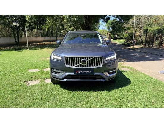 VOLVO-XC90-2019