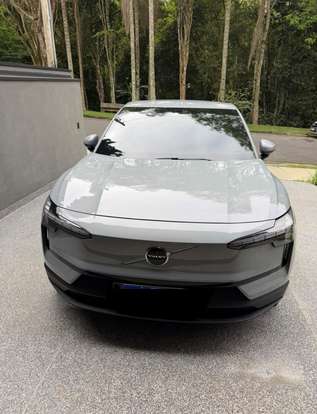 VOLVO-EX30-2024