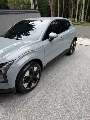 VOLVO-EX30-2024