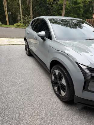 VOLVO-EX30-2024