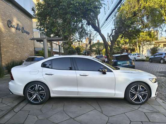 VOLVO-S60-2.0 T8 R-DESIGN HÍBRIDO 4P AUTOMÁTICO VOLVO-S60-2019