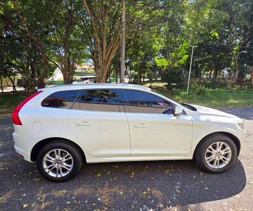 VOLVO-XC60-2013
