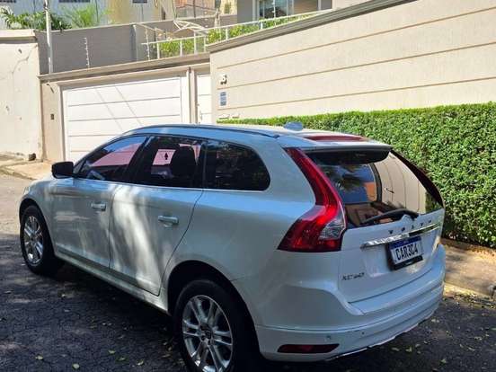 VOLVO-XC60-2.0 T5 DYNAMIC FWD TURBO GASOLINA 4P AUTOMÁTICO VOLVO-XC60-2013