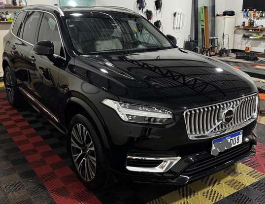VOLVO-XC90-2021