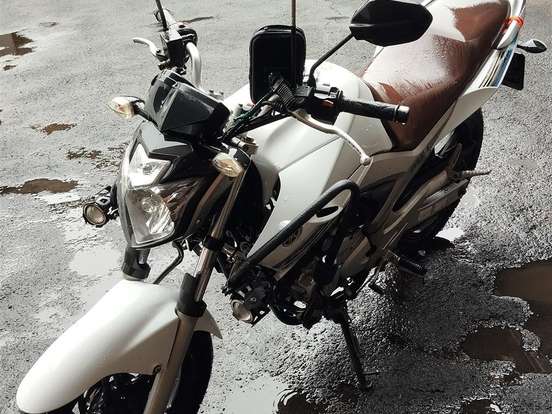 YAMAHA-YS 250 FAZER YAMAHA-YS 250 FAZER-2015