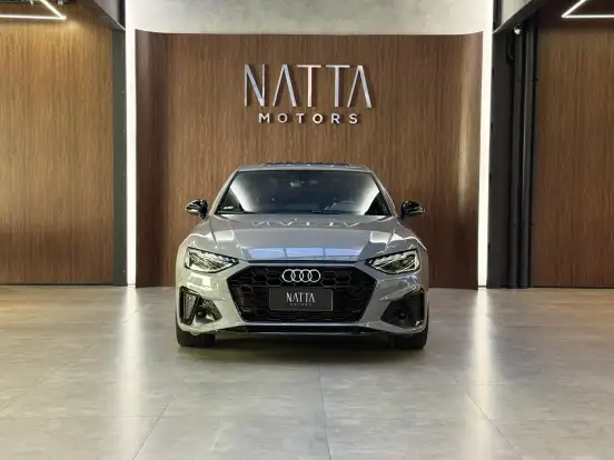 AUDI-A4-2022