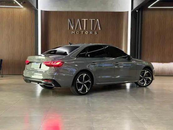 AUDI-A4-2022