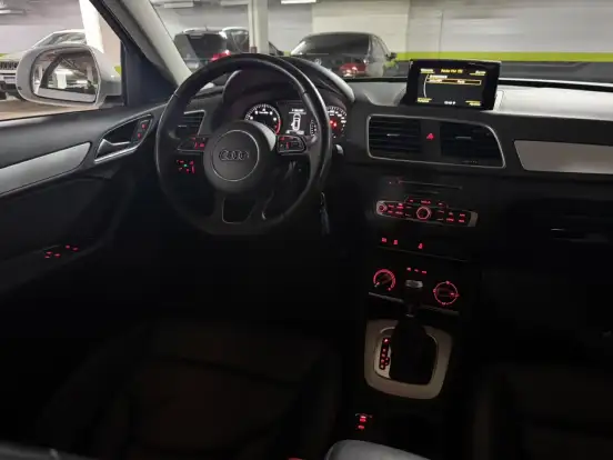 AUDI-Q3-2018