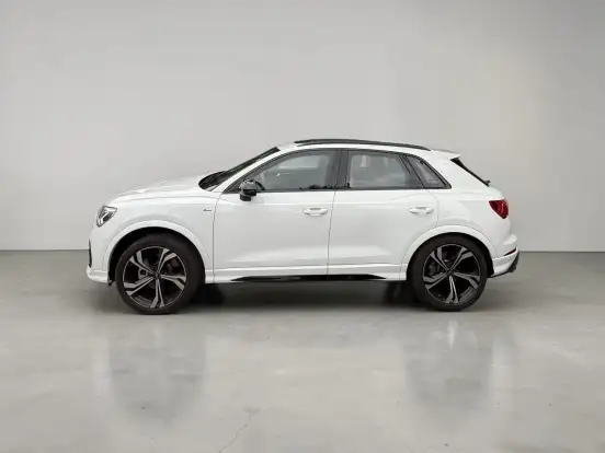 AUDI-Q3-2.0 40 TFSI GASOLINA PERFORMANCE BLACK PLUS QUATTRO TIPTRONIC AUDI-Q3-2024
