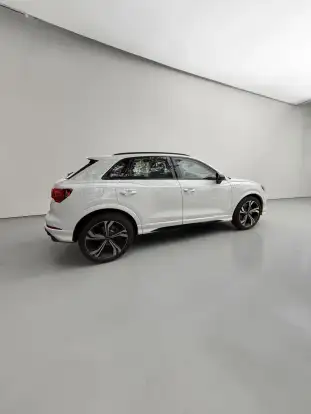AUDI-Q3-2024
