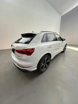 AUDI-Q3-2024