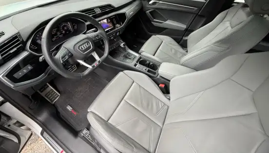 AUDI-Q3-2024