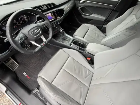 AUDI-Q3-2.0 40 TFSI GASOLINA PERFORMANCE BLACK PLUS QUATTRO TIPTRONIC AUDI-Q3-2024