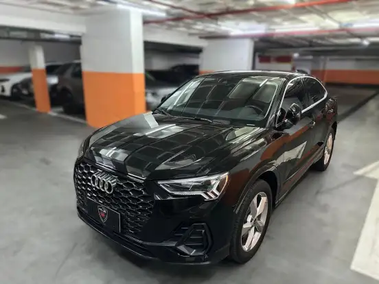 AUDI-Q3-2022