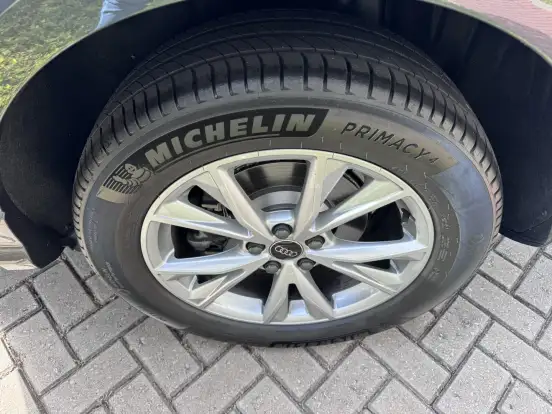 AUDI-Q3-2023