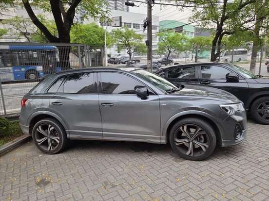 AUDI-Q3-2024