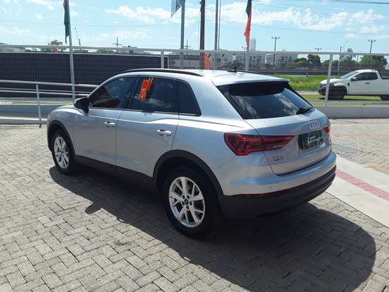 AUDI-Q3-2024