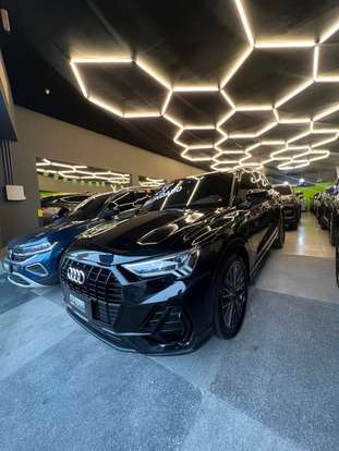 AUDI-Q3-2022