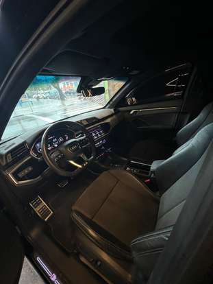 AUDI-Q3-2022